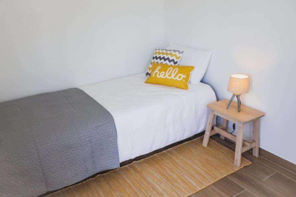 Lovely & Bright Renovated Apt. W/ Balcony In Lagos Exterior photo